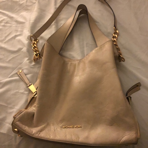 Michael Kors Purse 👜 - Picture 1 of 3